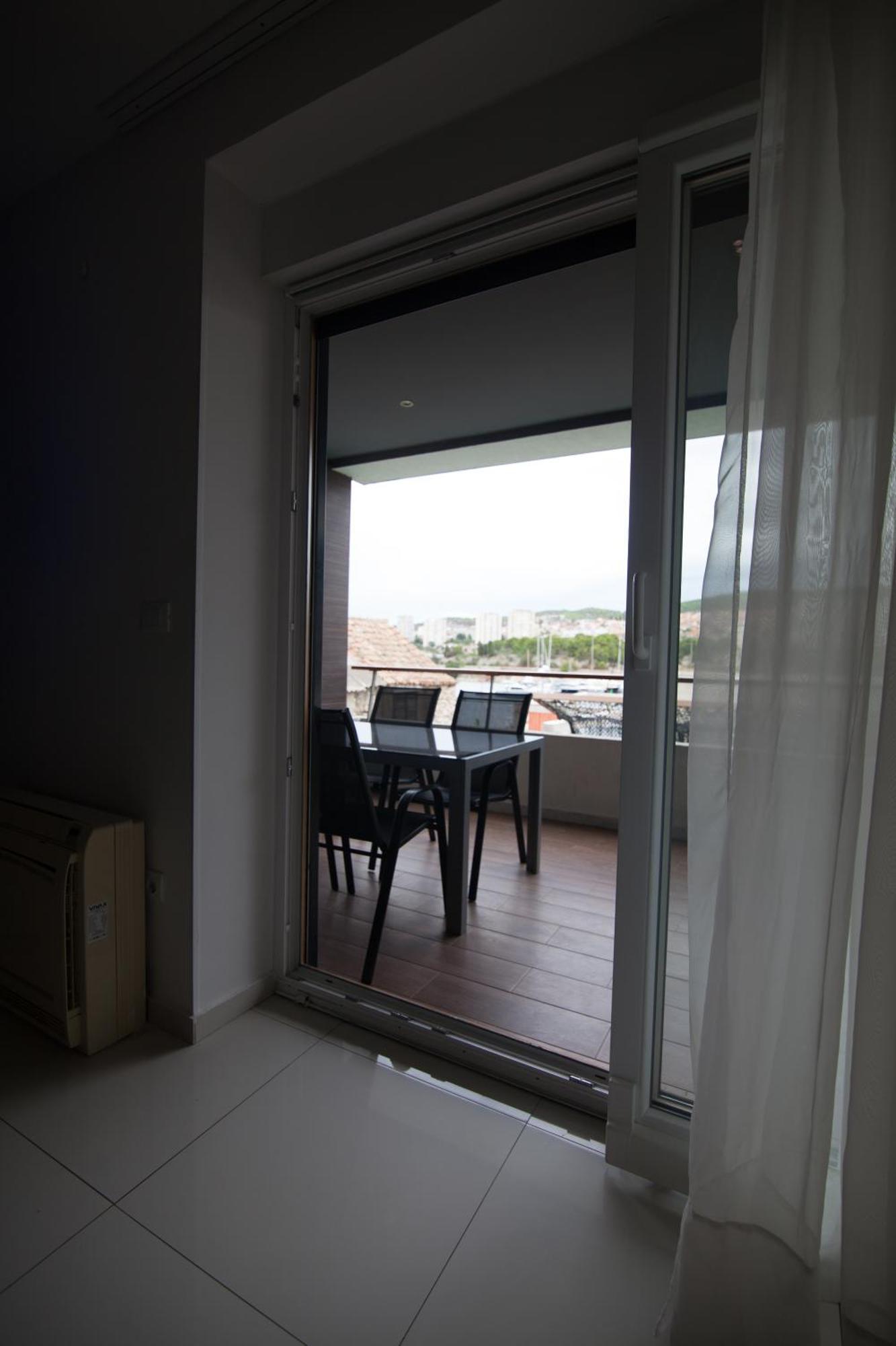 Hotel Basic Mansion + à Šibenik Extérieur photo
