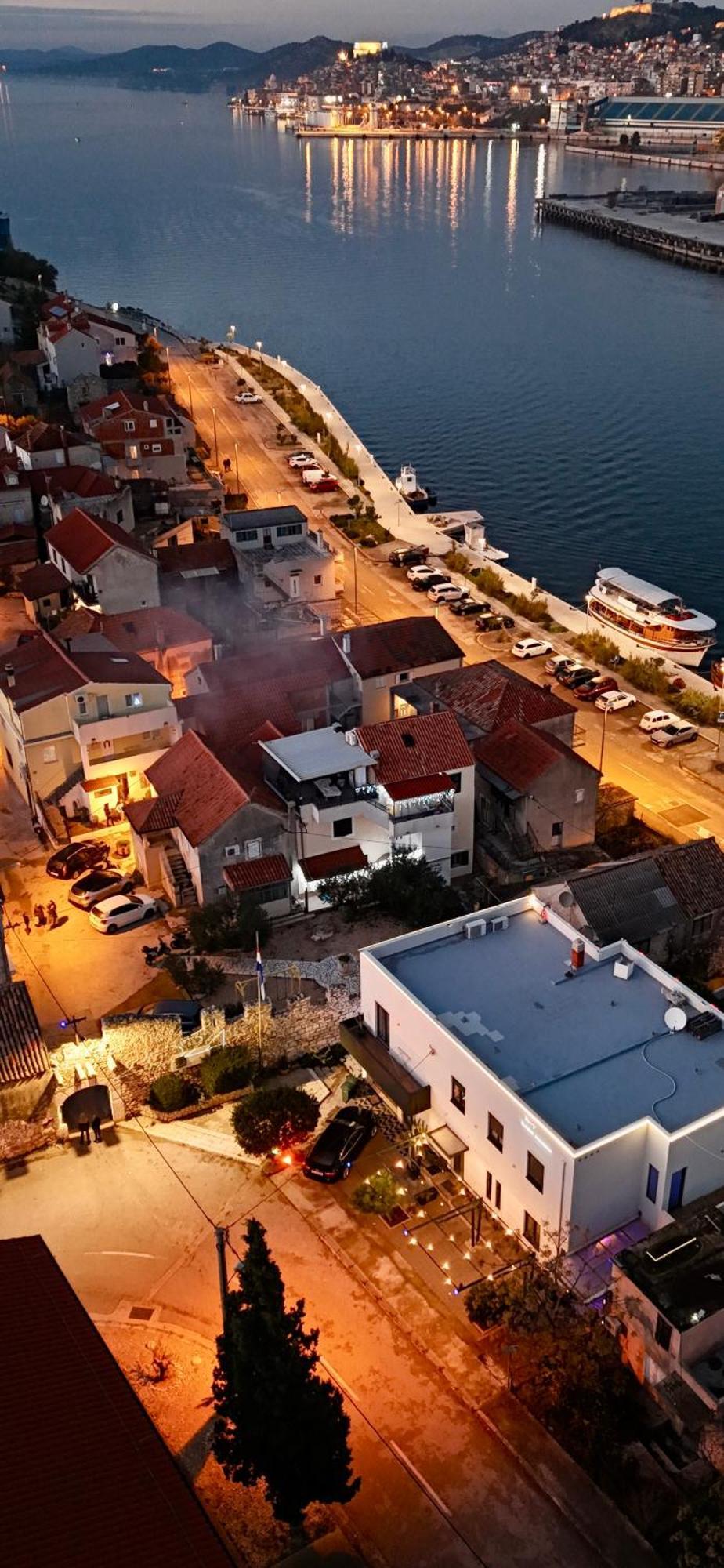 Hotel Basic Mansion + à Šibenik Extérieur photo